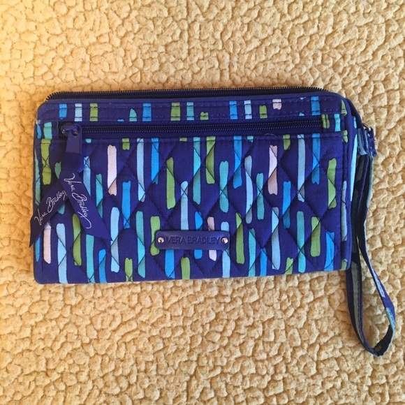 Vera Bradley Large Wristlet — Katalina Blues - Picture 1 of 4